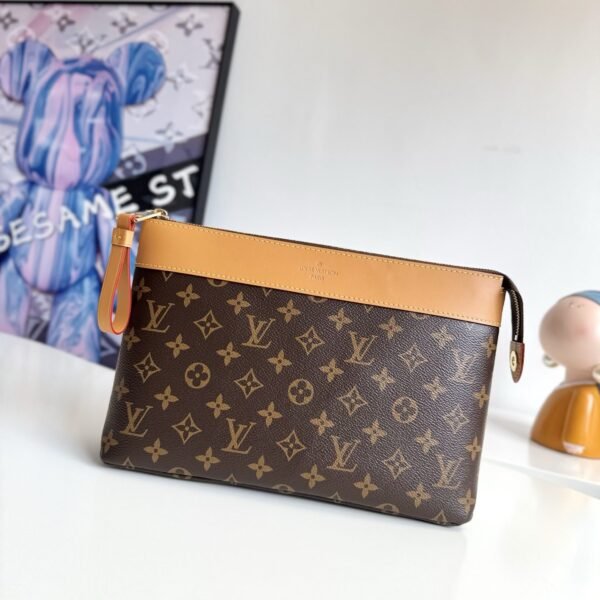 Louis Vuitton M14057 Pochette Voyage Souple Clutch in Monogram Canvas