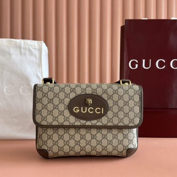 Gucci GG Supreme Messenger Bag with Tiger Head (495654)