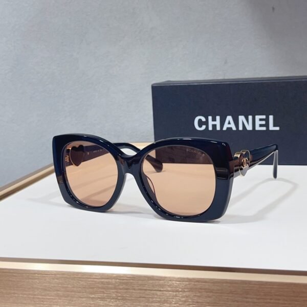 Chanel Heart Detail Cat Eye Sunglasses Black Frame Gradient Lens