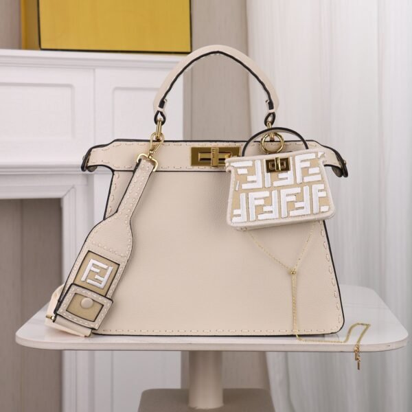 Fendi Peekaboo ISeeU Medium Grained Leather Top Handle Bag