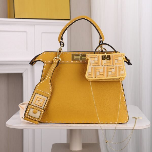 Fendi Peekaboo ISeeU Medium Grained Leather Top Handle Bag