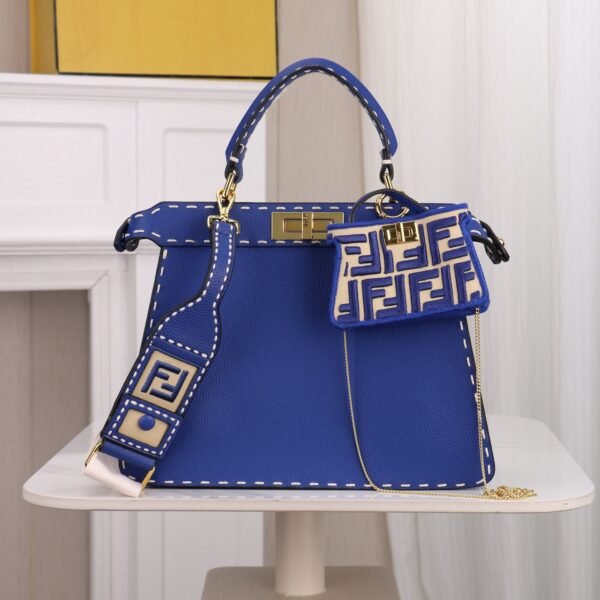 Fendi Peekaboo ISeeU Medium Grained Leather Top Handle Bag